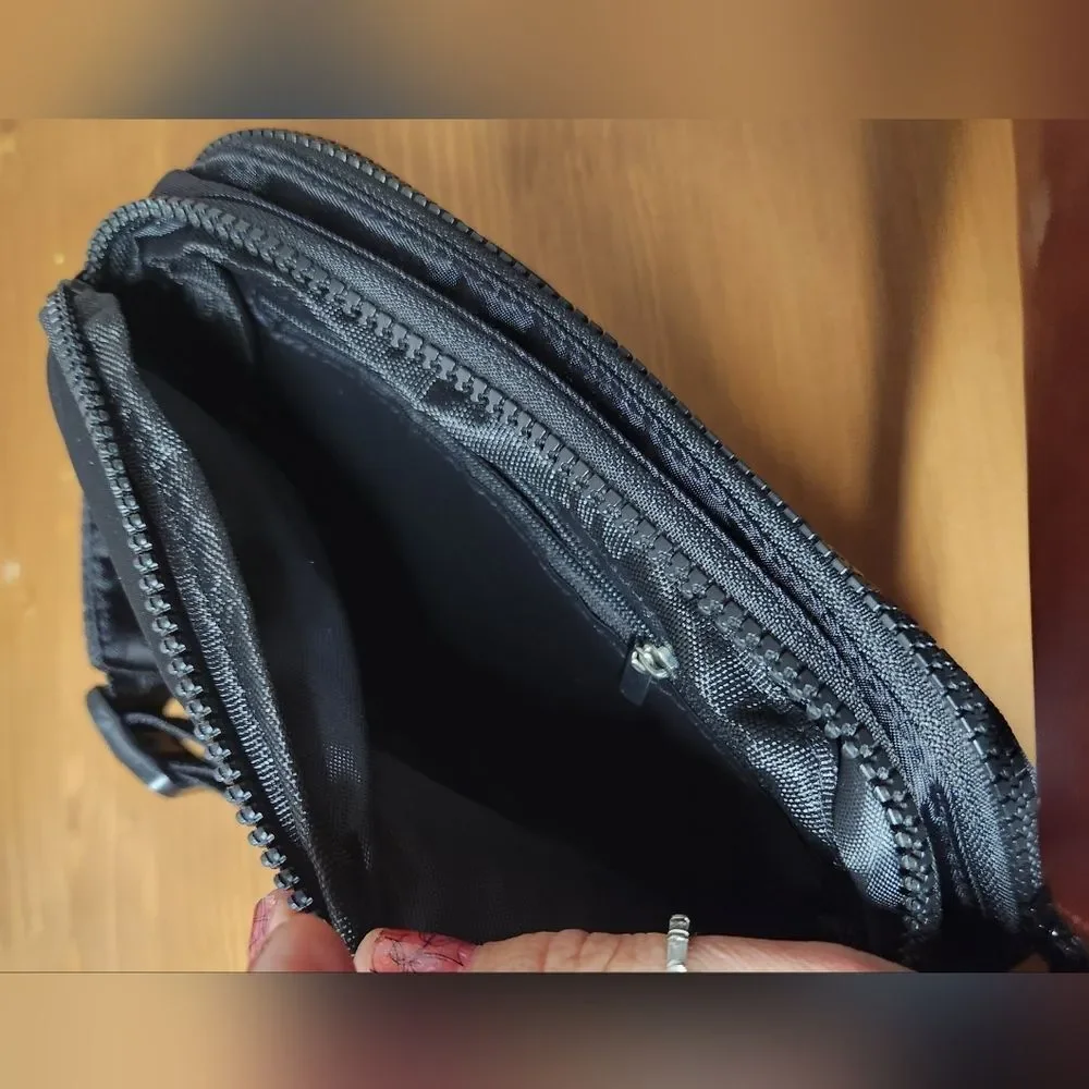 Classic Black Crossbody Fanny Hip Travel Bag Pockets Zipper Card Slots Like New